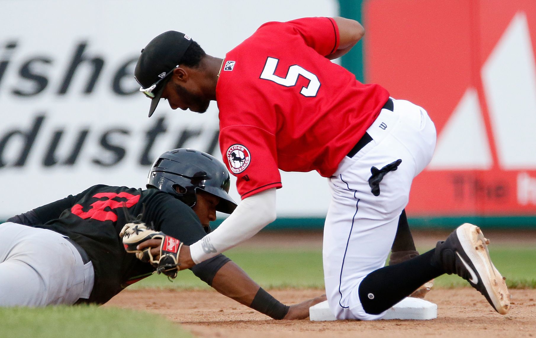 Mustangs vs. Voyagers